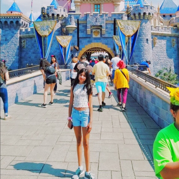 Meet your Posher, Sevina - Picture 1 of 1